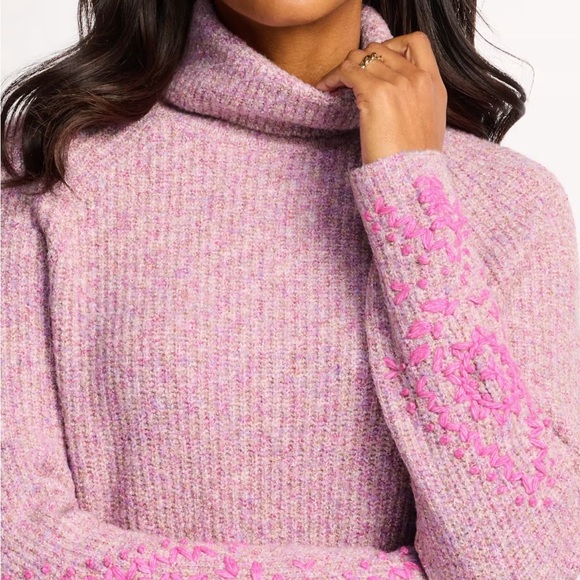 Pink Turtleneck Sweater With Sleeve Embroidery - Picture 4 of 7